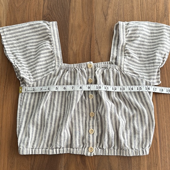 Madewell Flutter-Sleeve Button-Front Crop Top in Stripe - Picture 6 of 9